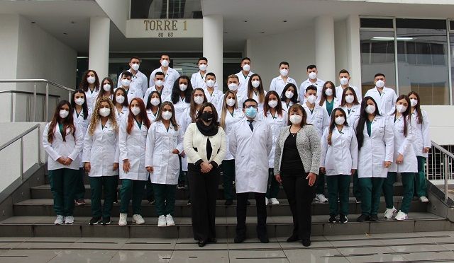 Imposición de batas a estudiantes de Medicina Bogotá